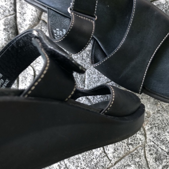 Clarks black leather superlight slipon size 9M - Picture 13 of 15